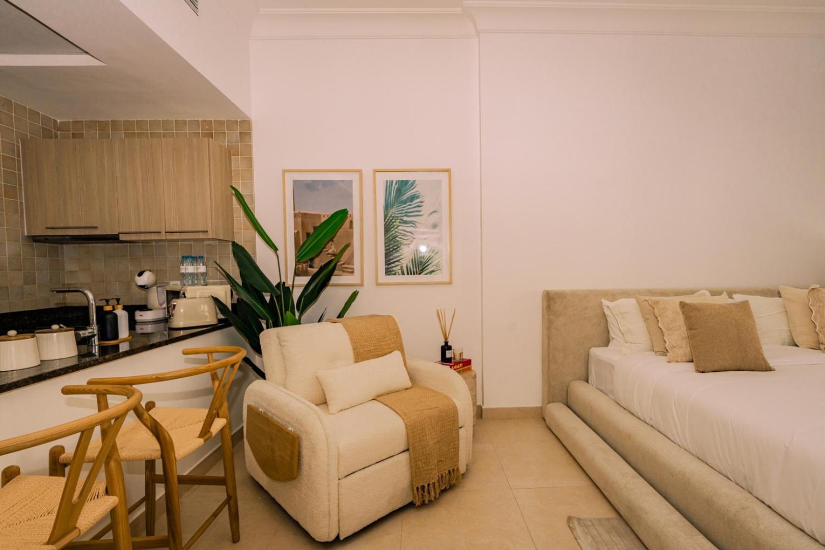 Apartamento By Otolo Homes With Free Yas Theme Park Tickets